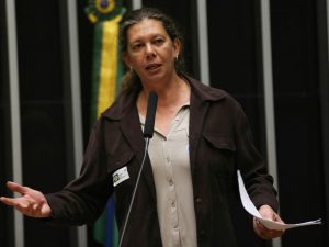 O que disse Ana Moser, ministra do Esporte, sobre a ameaça do jogador de vôlei a Lula