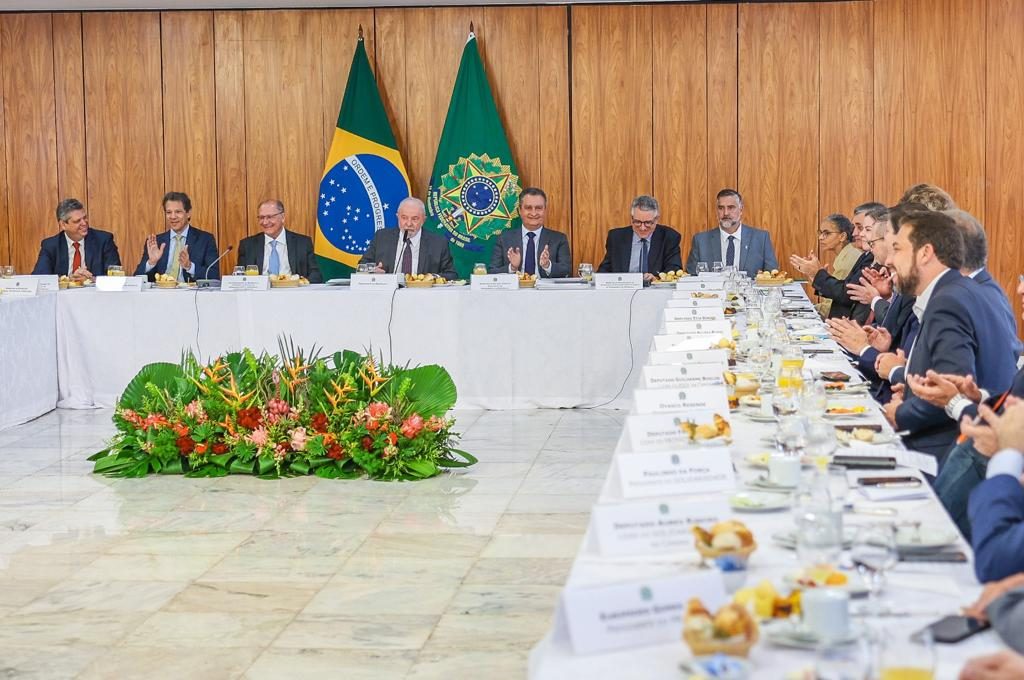 Atos golpistas foram arquitetados pelo ‘responsável maior por toda a pregação de ódio’, diz Lula