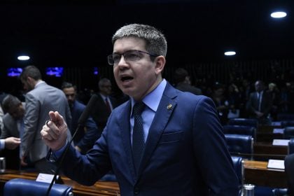 A resposta do líder do governo sobre ceder novos cargos ao União Brasil
