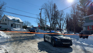 Homem mata duas crianças ao jogar ônibus contra creche no Canadá