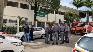 Adolescente com suástica no braço é apreendido ao atirar bombas contra escola no interior de SP