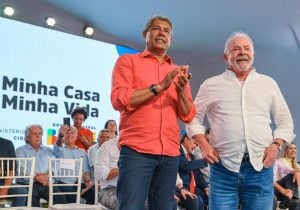 Lula recria o Minha Casa, Minha Vida com críticas a Bolsonaro: ‘Foi se esconder nos EUA’