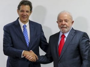 Centrais criticam veto de Lula à desoneração da folha de pagamentos; CUT não adere