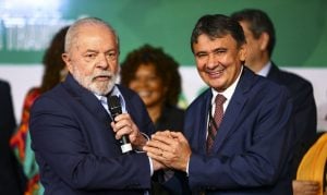 Novo Bolsa Família está pronto e será levado a Lula nos próximos dias, diz ministro