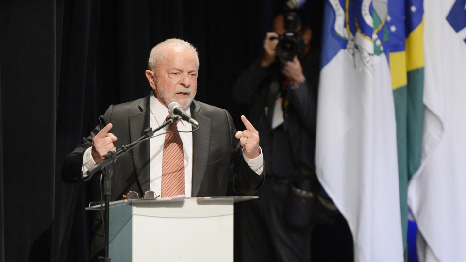 Quaest: 76% dos brasileiros apoiam a ofensiva de Lula por juros mais baixos