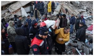 Número de mortes por terremoto na Turquia e Síria supera 6.000