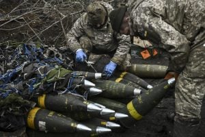 UE ameaça Belarus com novas sanções se receber armas nucleares russas