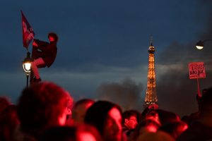 Mais de 300 pessoas detidas na França em protestos contra reforma da Previdência