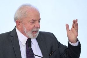 Como pode um representante da UE no Brasil criticar declarações de Lula sobre a Venezuela?