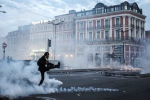 França: crise da reforma da Previdência reforça extrema direita, mas até eleitores duvidam de vitória