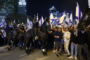Confederação sindical de Israel anuncia fim de greve após adiamento da reforma judicial
