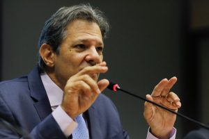 Taxa de juros deveria ter caído em março, diz Haddad em semana de reunião do Copom