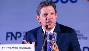 Prorrogar desoneração da folha é inconstitucional, defende Haddad