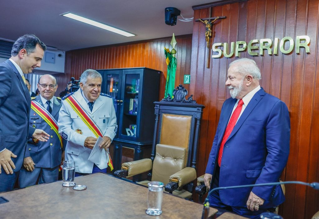 Francisco Camelo assume o STM e diz que Lula tem o desafio de pacificar o Brasil