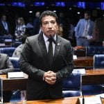 Técnica de enfermagem diz ter sido agredida por Magno Malta em hospital; senador nega