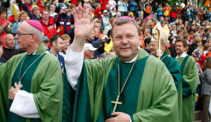 Bispo alemão admite ‘falhas’ no tratamento de abusos sexuais e renuncia