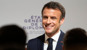 Governo francês supera segunda moção de censura e reforma da Previdência é aprovada