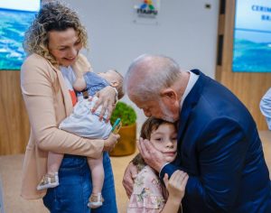 Lula se encontra com família de petista morto por bolsonarista em Foz do Iguaçu