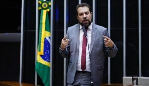 PSOL contra o arcabouço não interfere no apoio do PT a Boulos em 2024, diz Gleisi