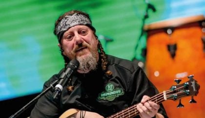 Morre Canisso, baixista do Raimundos, aos 57 anos