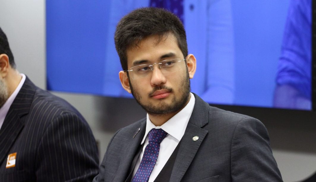 Os 16 deputados que votaram contra PEC que garante recursos mínimos para assistência social