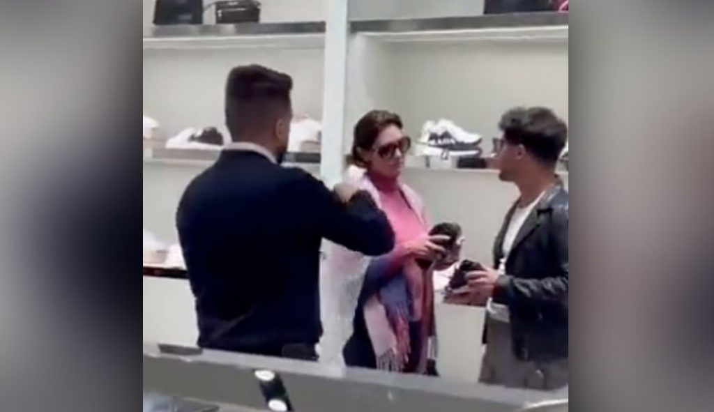 ‘Tenho independência financeira’, diz Michelle após críticas por visitar loja de luxo nos EUA