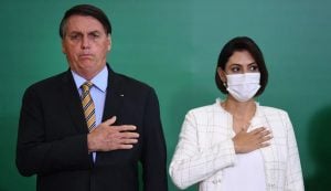 Cartões falsificados: Moraes torna públicos documentos de investigação contra Bolsonaro