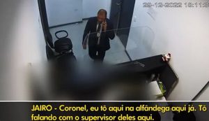 Câmera de aeroporto mostra como emissário do governo Bolsonaro tentou liberar joias de R$ 16 milhões