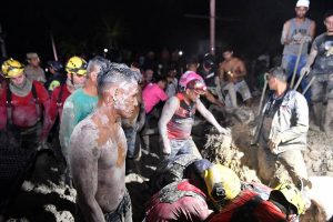 Deslizamento de terra mata 8 pessoas em Manaus