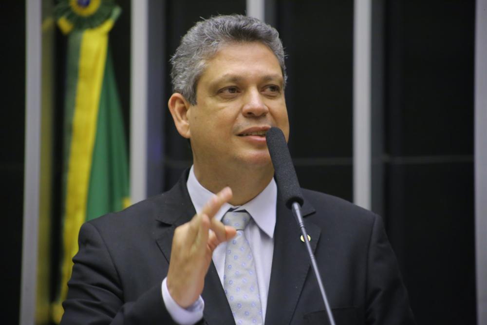 PEC 6×1 ainda não foi discutida no núcleo do governo, diz ministro