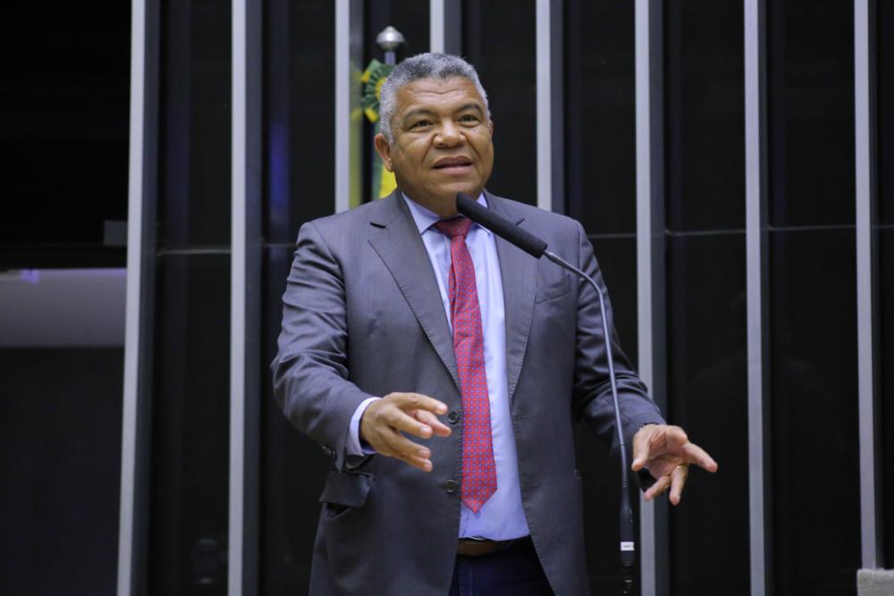 Justiça determina penhora de bens de empresária bolsonarista que chamou deputado do PT de ‘macaco’