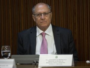 Polícia descarta haver bomba na sede do ministério de Alckmin