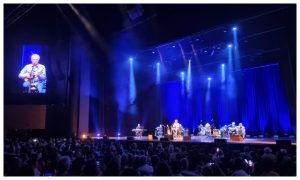 Paulinho da Viola abre turnê de 80 anos em SP e se alinha aos maiores da música