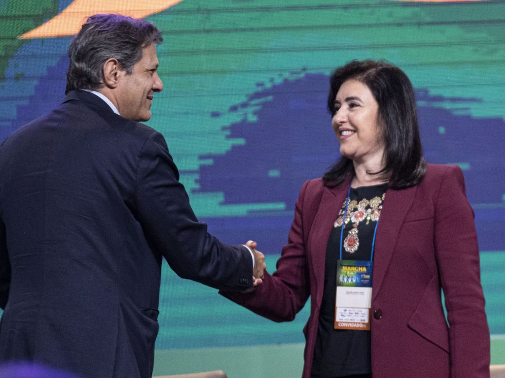 Câmara aprova convite a Haddad e Tebet por esclarecimentos sobre a política econômica