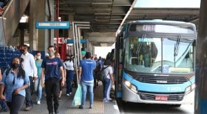 Uso de máscara no transporte público deixa de ser obrigatório em São Paulo
