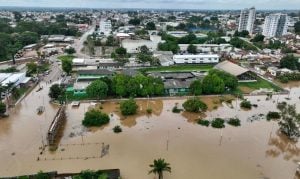 Ministros chegam a Rio Branco para visitar áreas afetadas por fortes chuvas