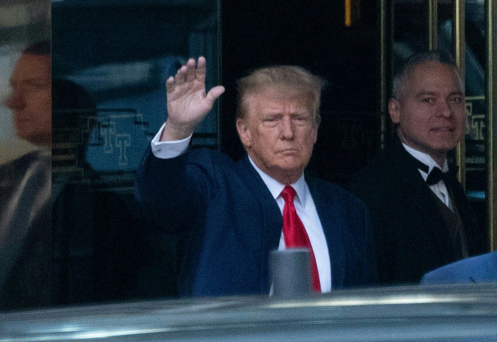CNN tenta se defender das críticas por programa com Trump