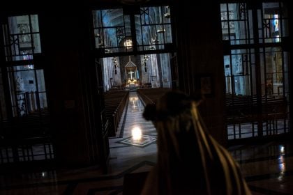 600 crianças sofreram abusos por décadas em arquidiocese dos EUA, diz relatório