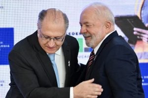 TSE rejeita por unanimidade ações que pediam a inelegibilidade de Lula e Alckmin