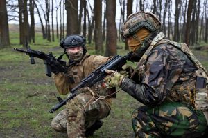 Exército ucraniano anuncia reconquista de localidade no sul, a 1ª de sua ofensiva