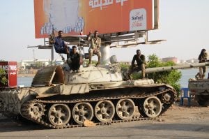 Sudão: forças rivais concordam com trégua de 72 horas em conflito que já matou mais de 400 pessoas