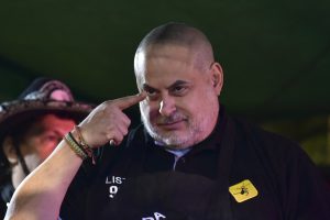 Candidato que ameaçou 'matar 100 mil brasileiros' cresce na eleição presidencial do Paraguai