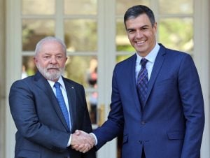 Lula conversa com premiê da Espanha e volta a cobrar finalização no acordo UE-Mercosul