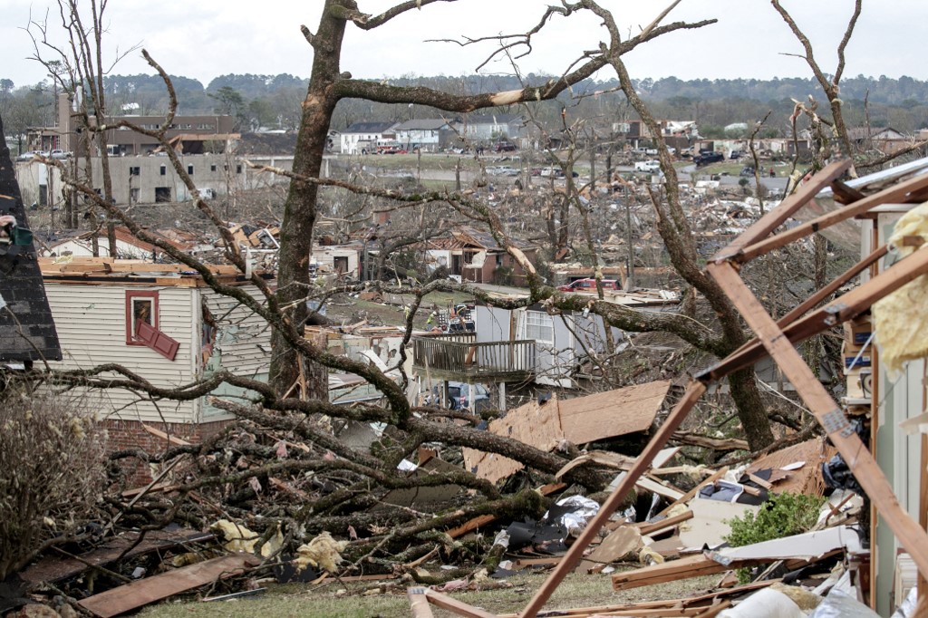 Tornados e tempestades deixam mortos nos Estados Unidos Mundo