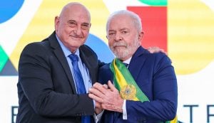 Gonçalves Dias deixou o comando do GSI 'por conta própria', diz Lula
