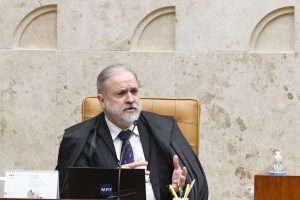 No STF, Augusto Aras defende perdão de Bolsonaro a Daniel Silveira: ‘É constitucional’