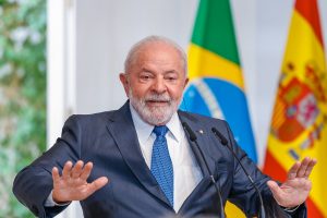 Tenho convicção de que Bolsonaro e sua equipe organizaram os atos golpistas, diz Lula a jornal espanhol