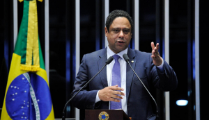 Câmara deve votar nesta terça a urgência do PL das Fake News, diz Orlando Silva