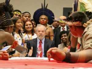 Após 5 anos sem demarcação, Lula assina a homologação de seis terras indígenas
