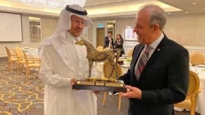 Arábia Saudita entregou joias a Bolsonaro em meio a lobby para Brasil entrar na OPEP